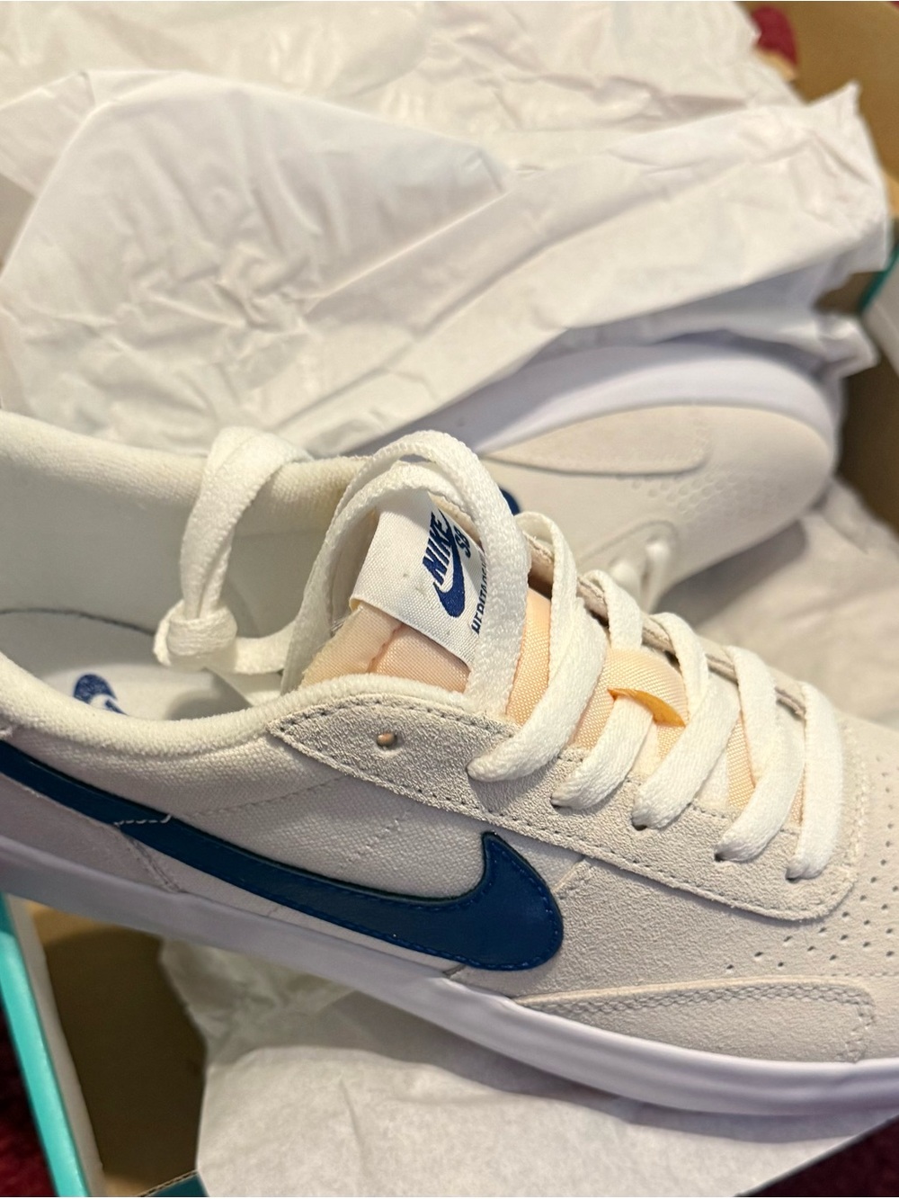 Nike White Low-Top Sneakers with Navy Swoosh and Cream Tongue SB Heritage NIB